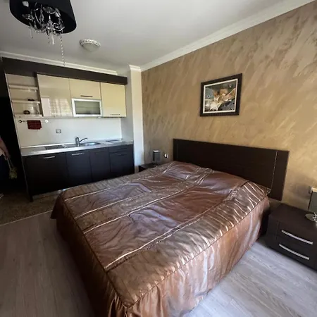 Rose Gardens Apartament *
