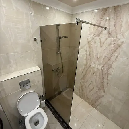 Rose Gardens Apartament *